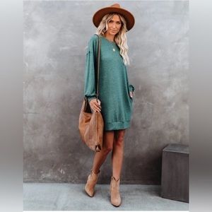 VICI long sleeve sweater dress with pockets in light green size Small